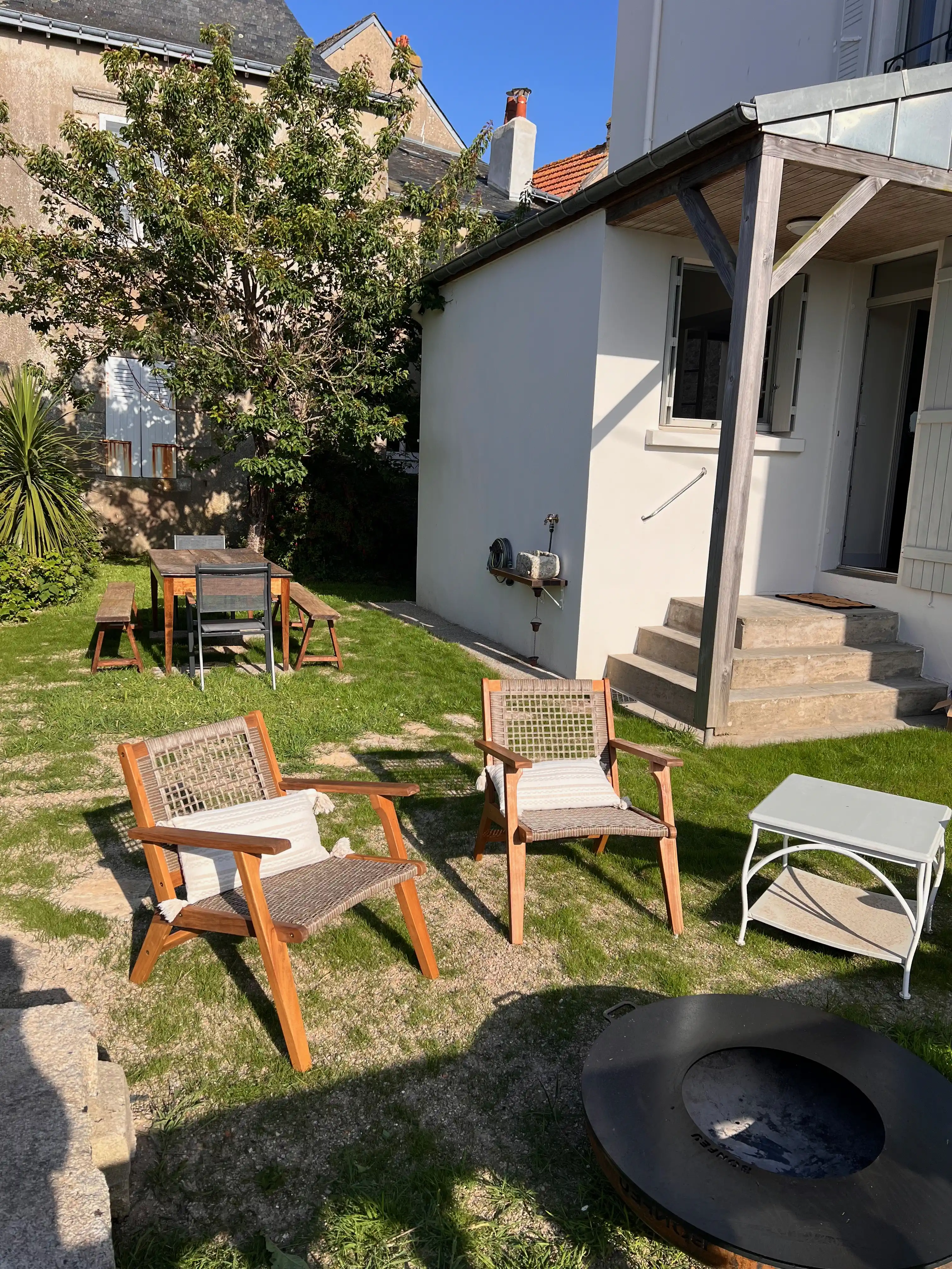 Jardin clos avec braséro et vue sur la rade de Lorient — Ty Ar Vorlenn